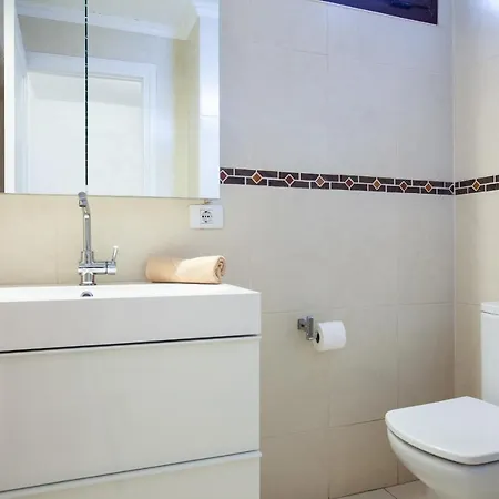 Splendid Puerto Del Carmen 4 Bedrooms Heated Pool Marica Centre Of Location Villa *