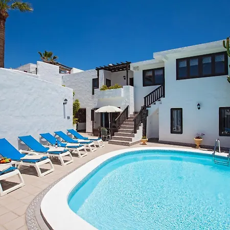 Splendid Puerto Del Carmen 4 Bedrooms Heated Pool Marica Centre Of Location Villa