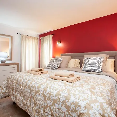 Splendid Puerto Del Carmen 4 Bedrooms Heated Pool Marica Centre Of Location * Puerto del Carmen (Lanzarote)