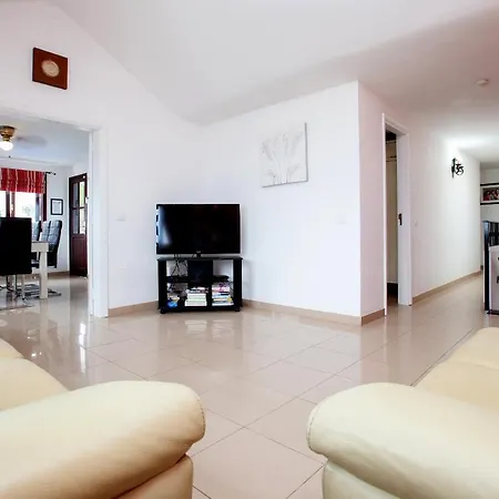 Splendid Puerto Del Carmen 4 Bedrooms Heated Pool Marica Centre Of Location Villa Puerto del Carmen (Lanzarote)